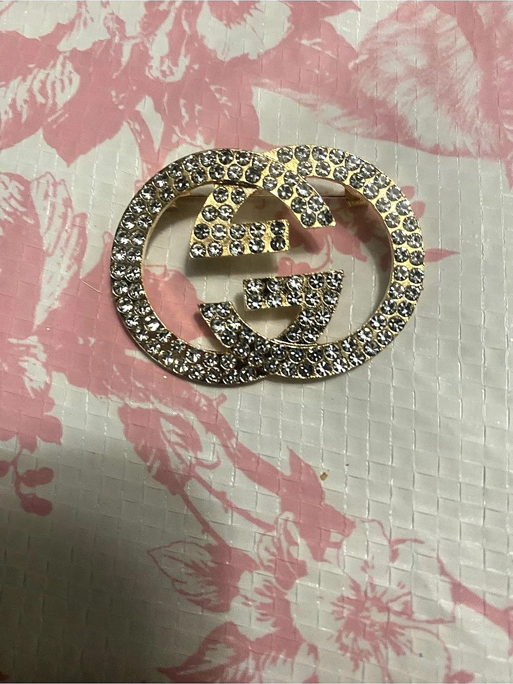 Interlocking G crystal brooch Gold-Tone with rhinestones Fashion only
